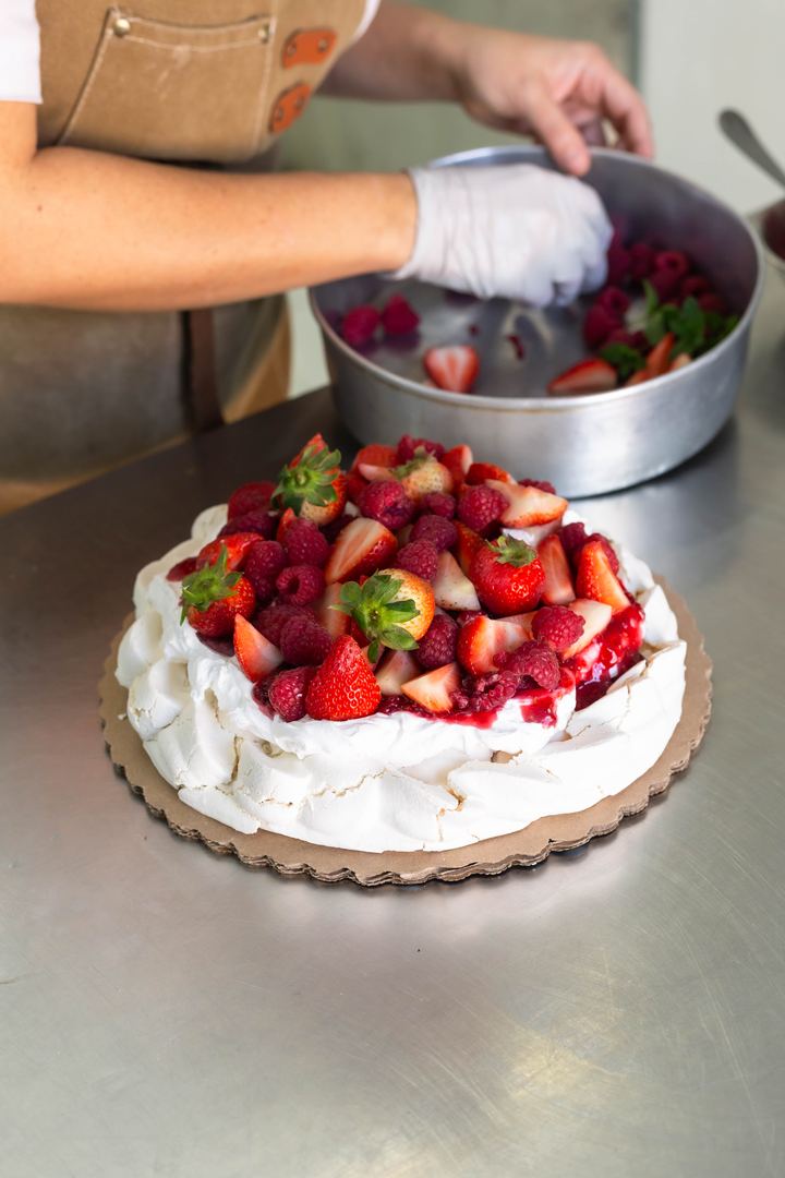 Pavlova con frutos rojos